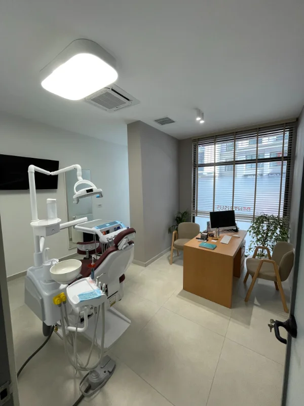 Dent Risus modern treatment unit